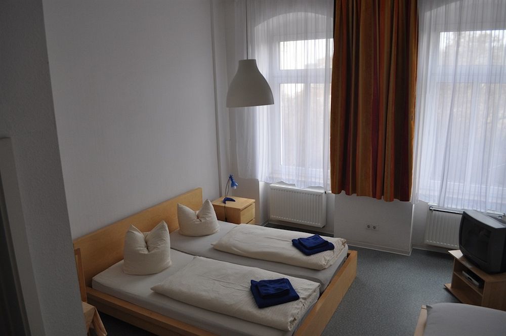A Bed Privatzimmer Dresden - Nichtraucherpension Bagian luar foto